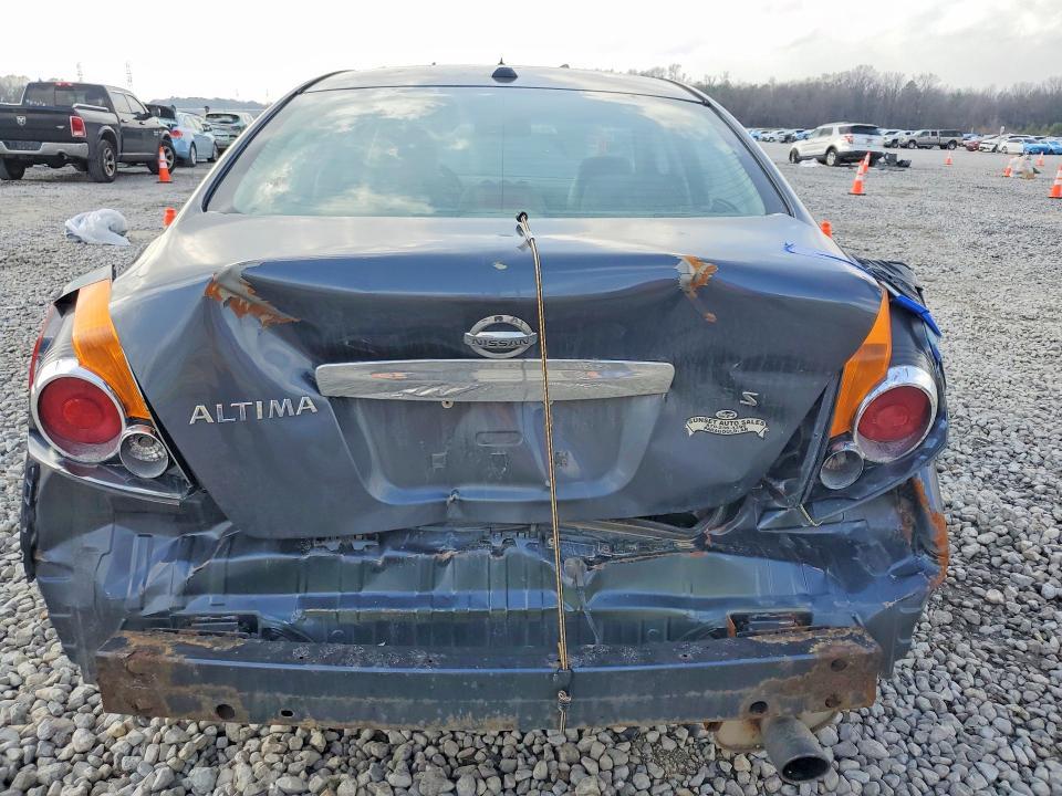 2010 Niss Altima 2.5