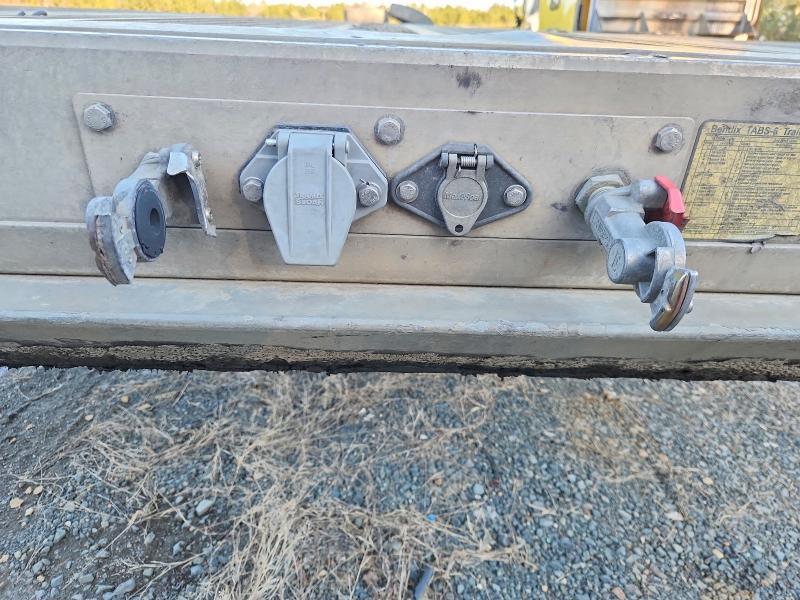 2016 Reitnouer Flatbed Trailer