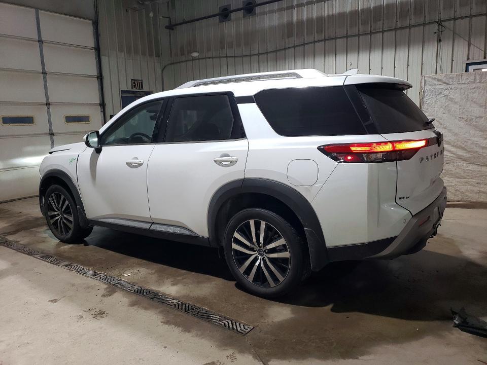 2025 Nissan Pathfinder Platinum