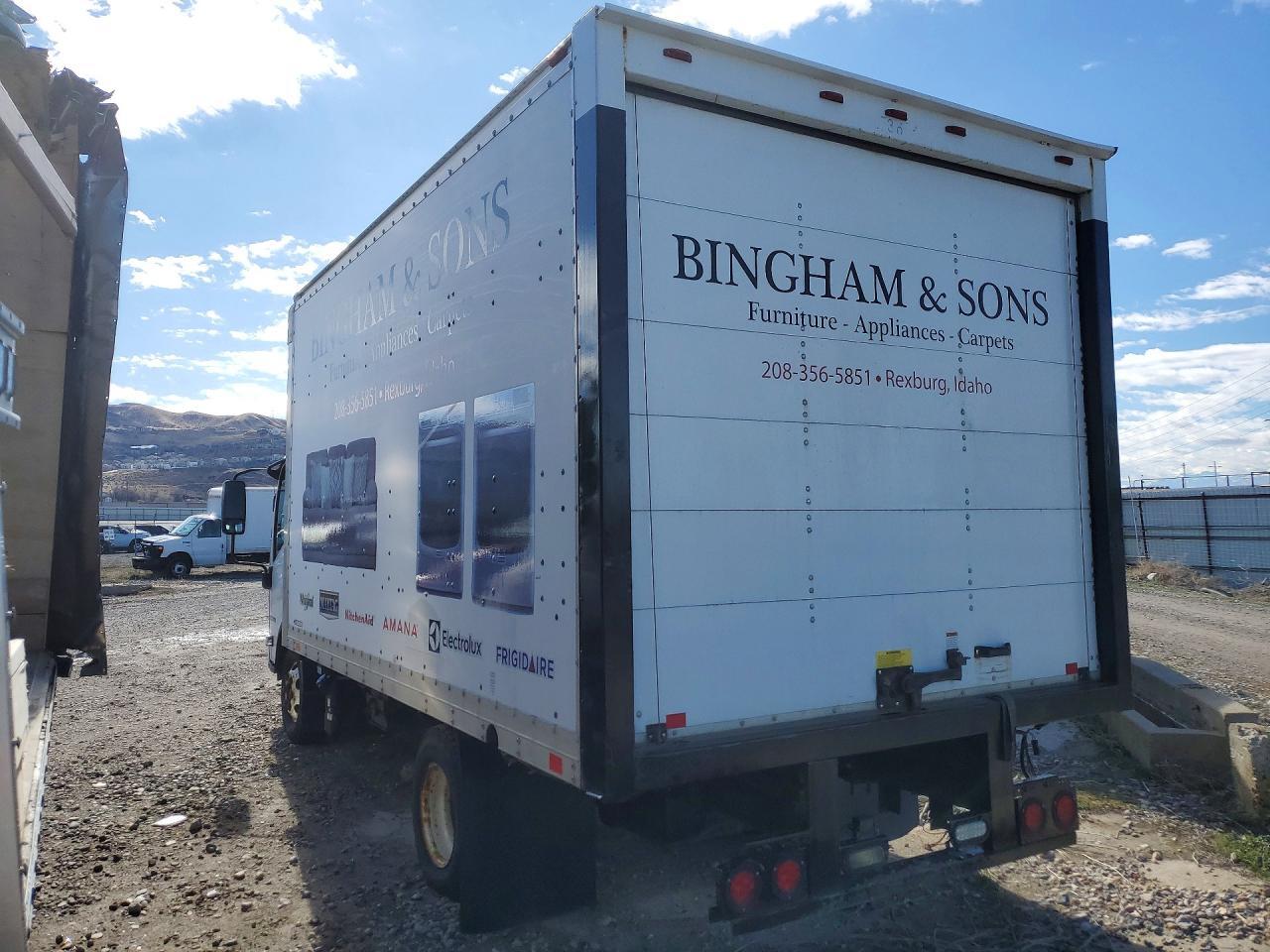 2013 Isuzu NPR HD BOX Truck