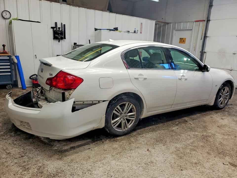 2015 Infiniti Q40