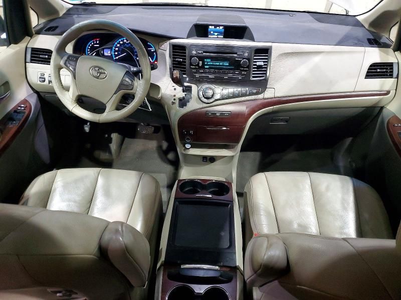 2011 Toyota Sienna xle