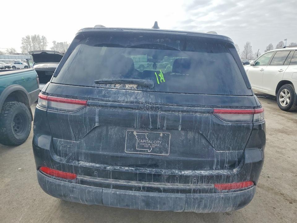 2025 Jeep Grand Cherokee Laredo