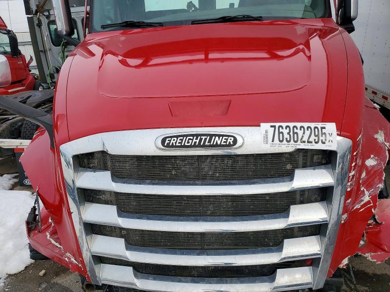 2021 Freightliner Cascadia 126 Semi Truck