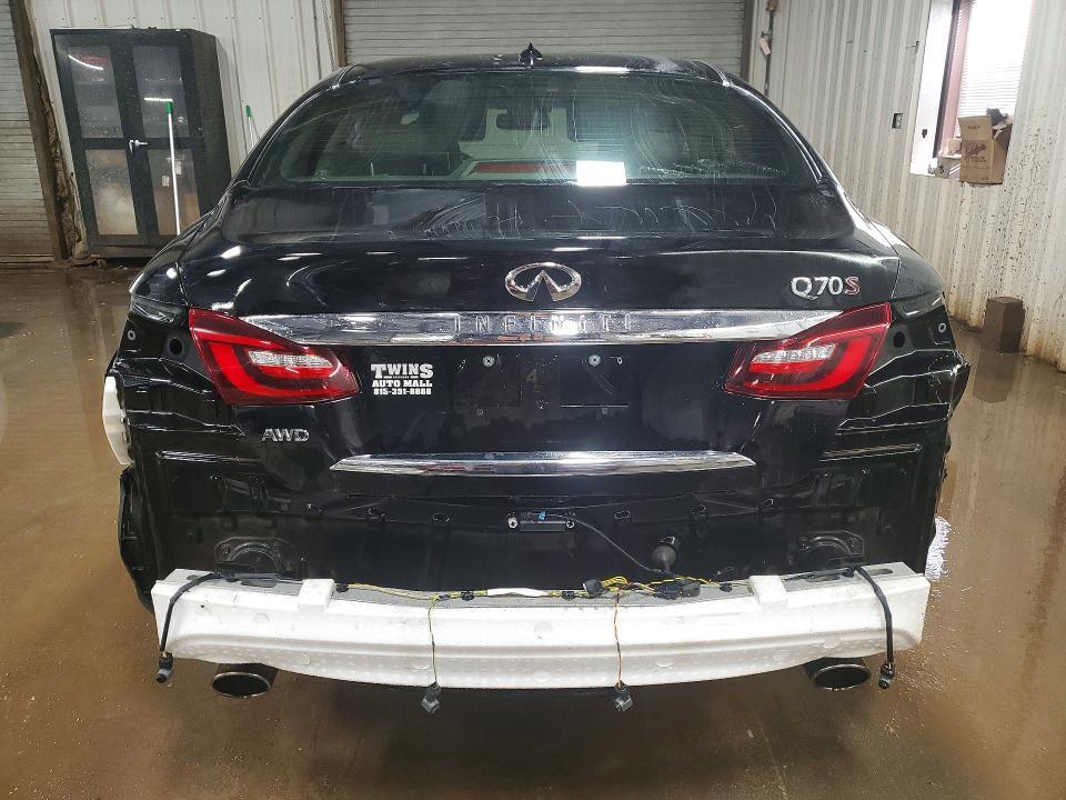2016 Infiniti Q70 3.7