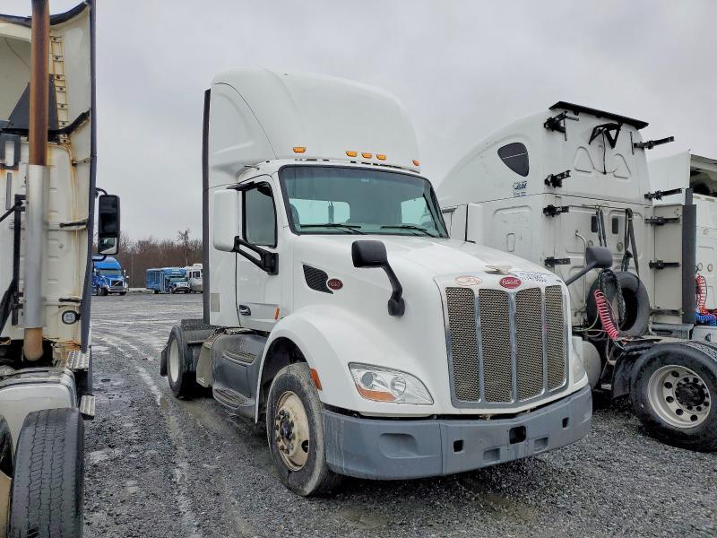 2019 Peterbilt 579 Semi Truck
