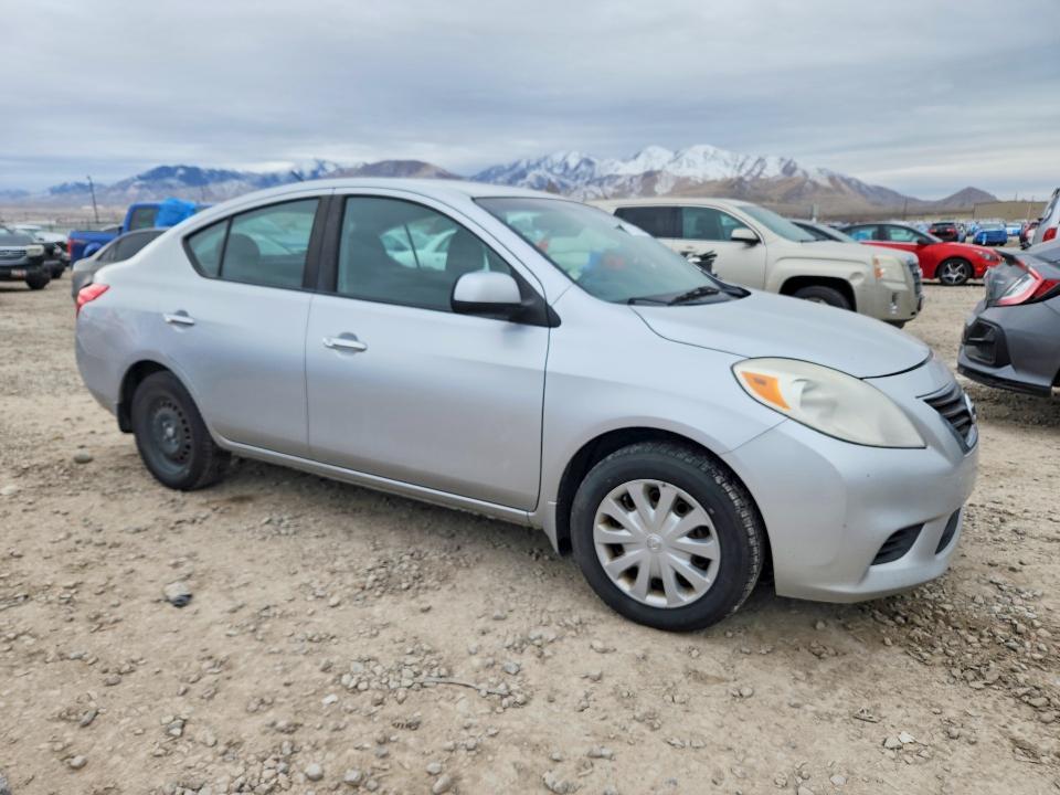 2012 Nissan Versa 1.6 s