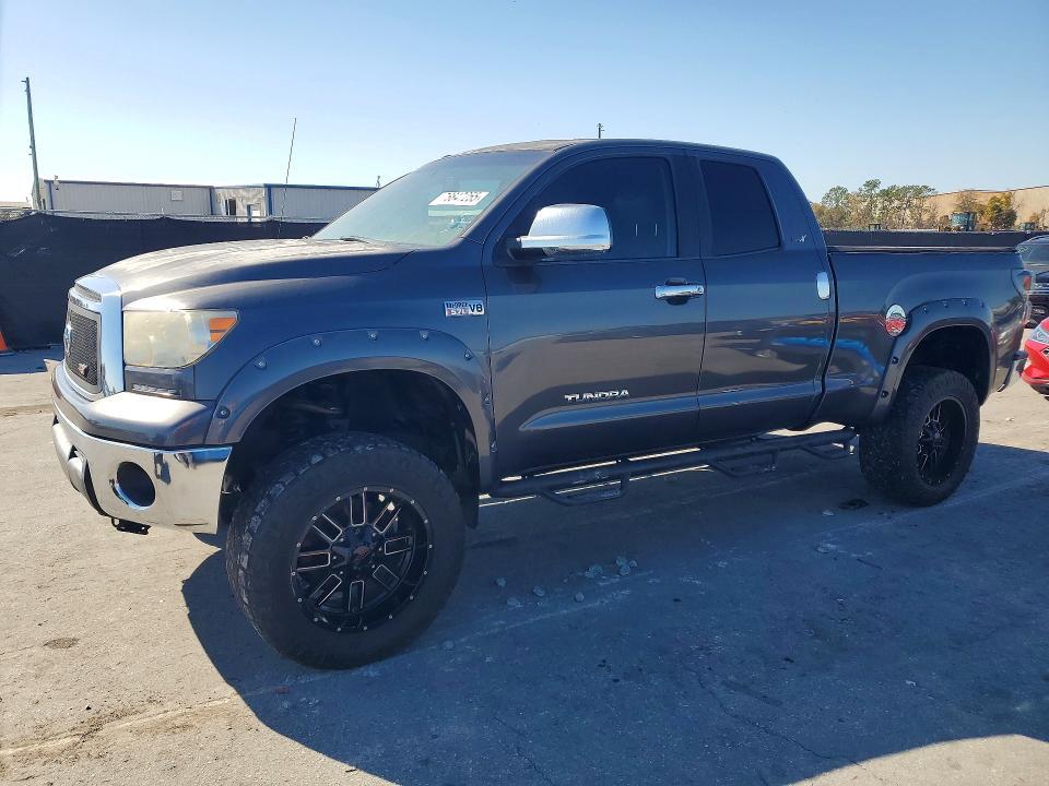 2013 Toyota Tundra Double cab SR5