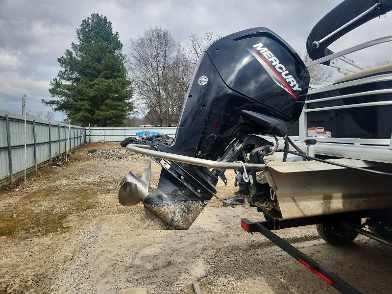 2021 Sun Tracker Boat-Pontoon Boat