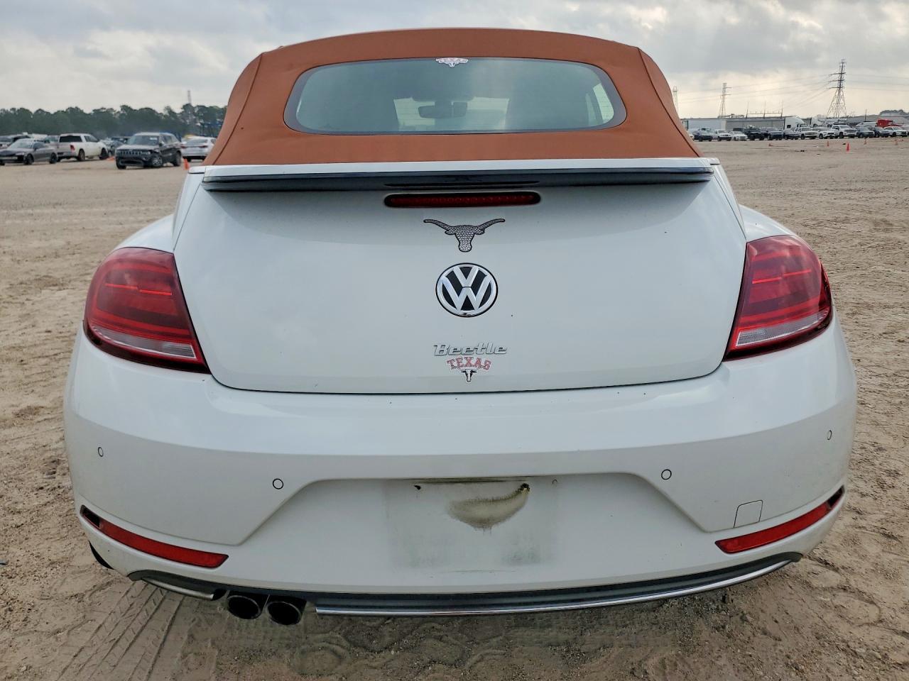 2019 Volkswagen Beetle s