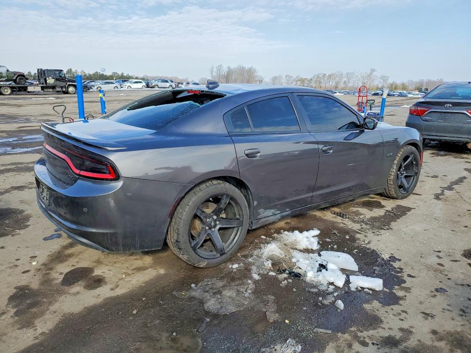 2018 Dodge Charger r