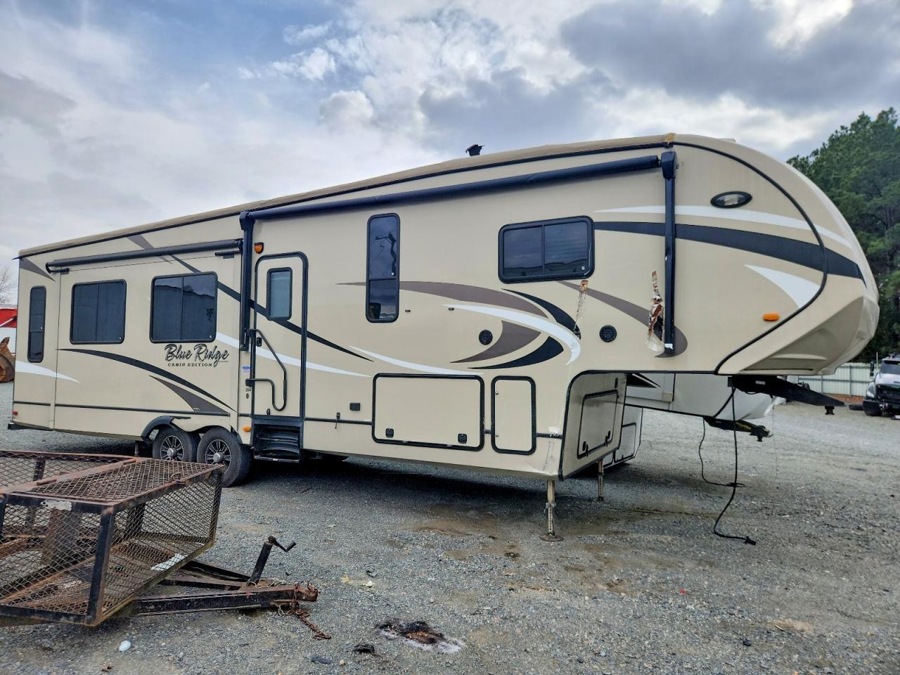 2018 Sandstorm 2018 Forest River Blue Ridge Camper