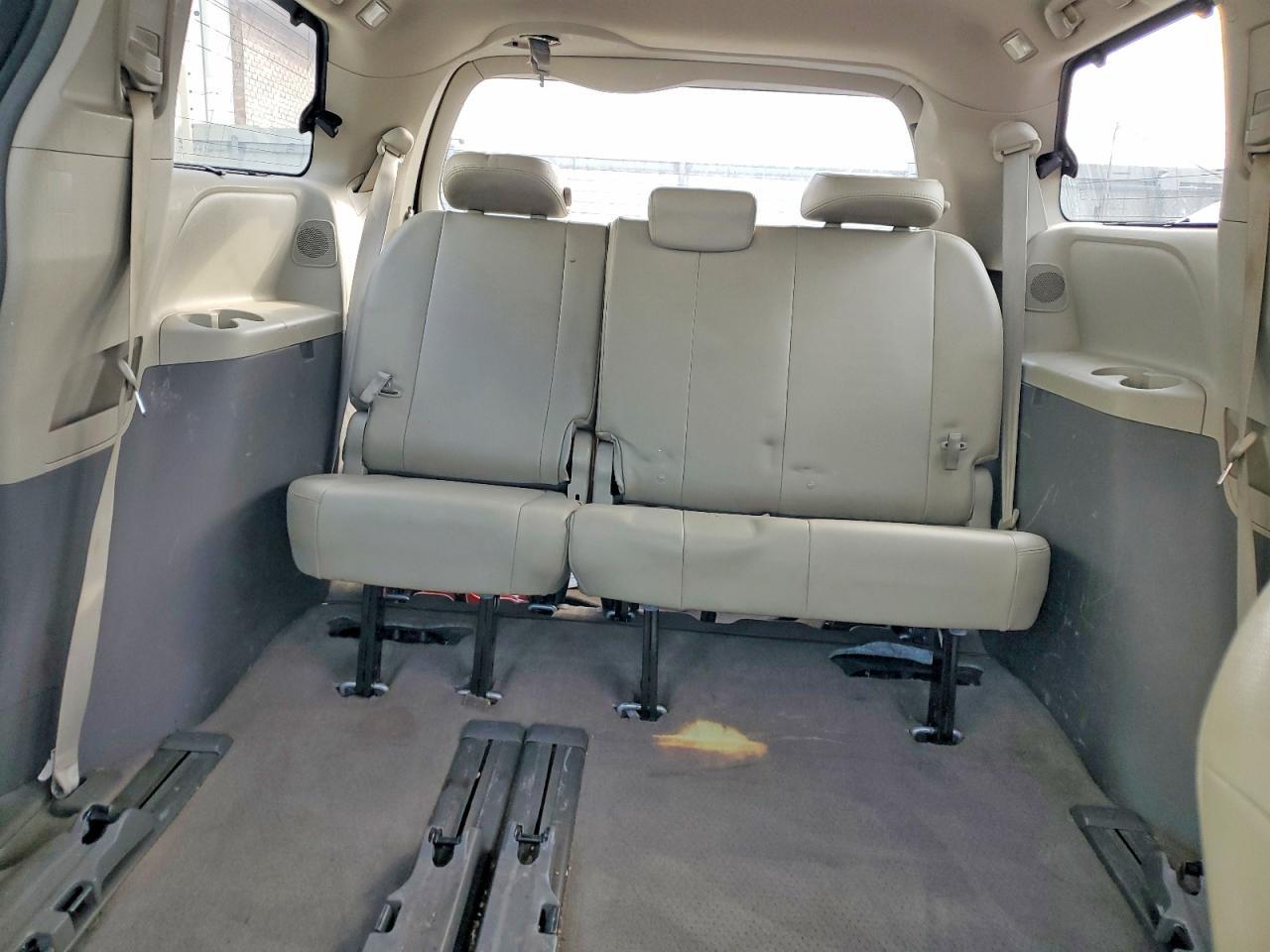 2011 Toyota Sienna xle