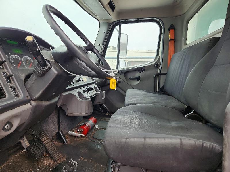 2020 Freigliner 2020 Freightliner Business Class M2 BOX Truck