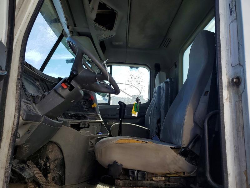 2006 Freightliner Conventional Columbia