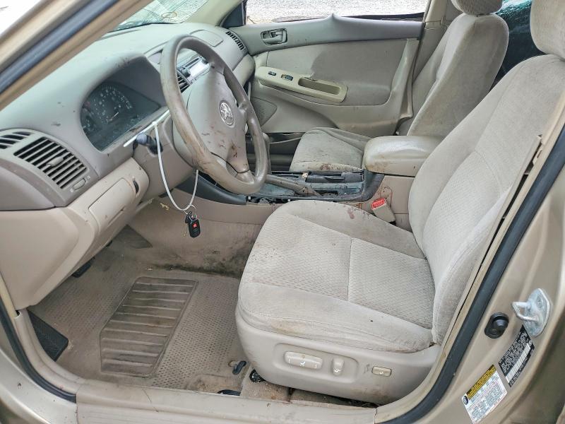 2004 Toyota Camry le