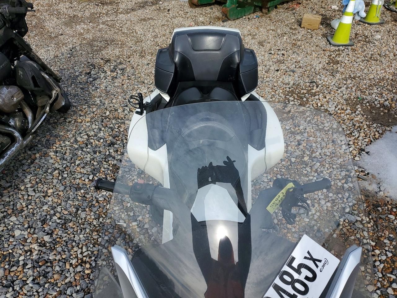 2014 Can-Am Spyder Roadster RT