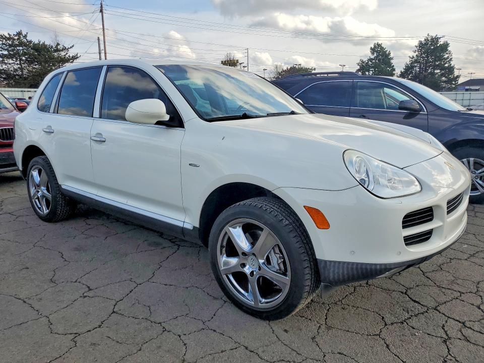 2004 Porsche Cayenne s