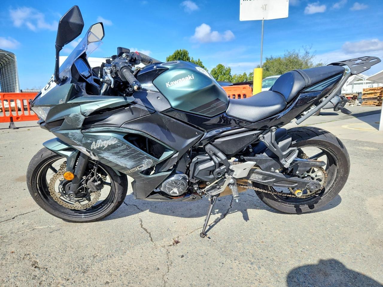 2025 Kawasaki EX650 P