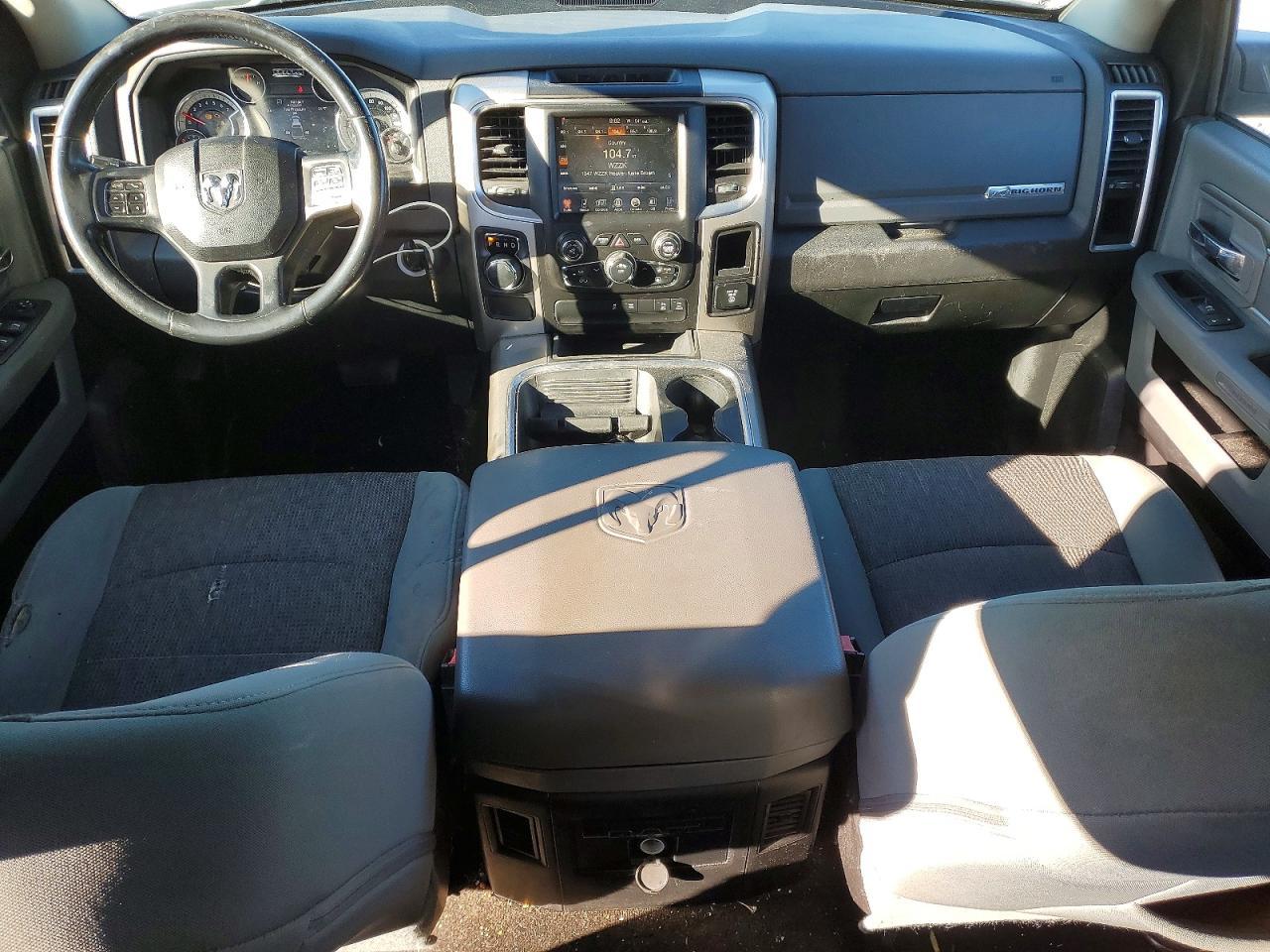 2016 Dodge Ram 1500 slt