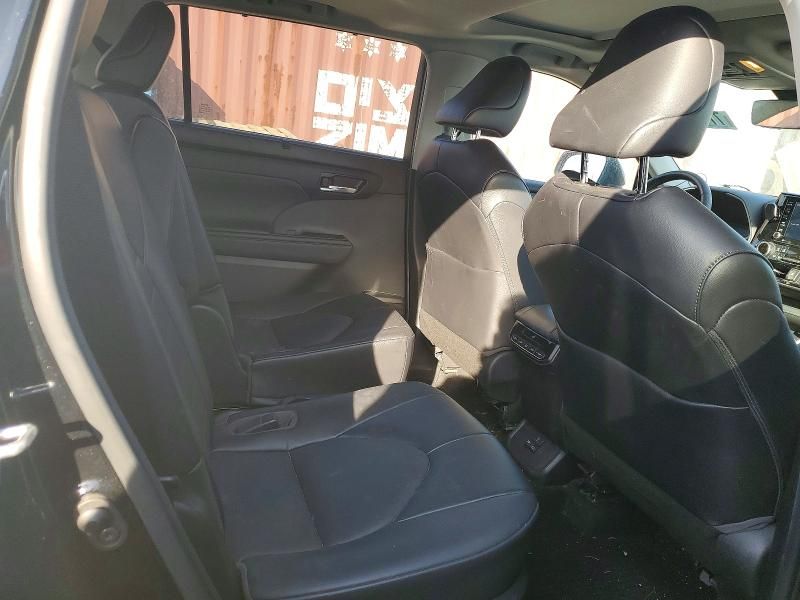 2022 Toyota Highlander Hybrid xle