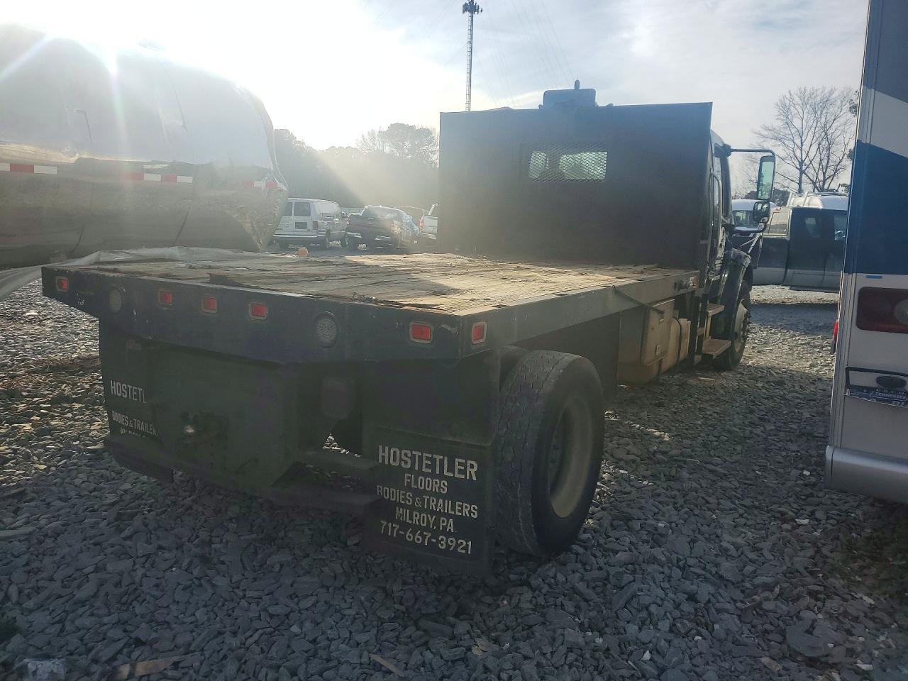 2007 Freigliner 2007 Freightliner  Business Class M2 Flatbed Truck