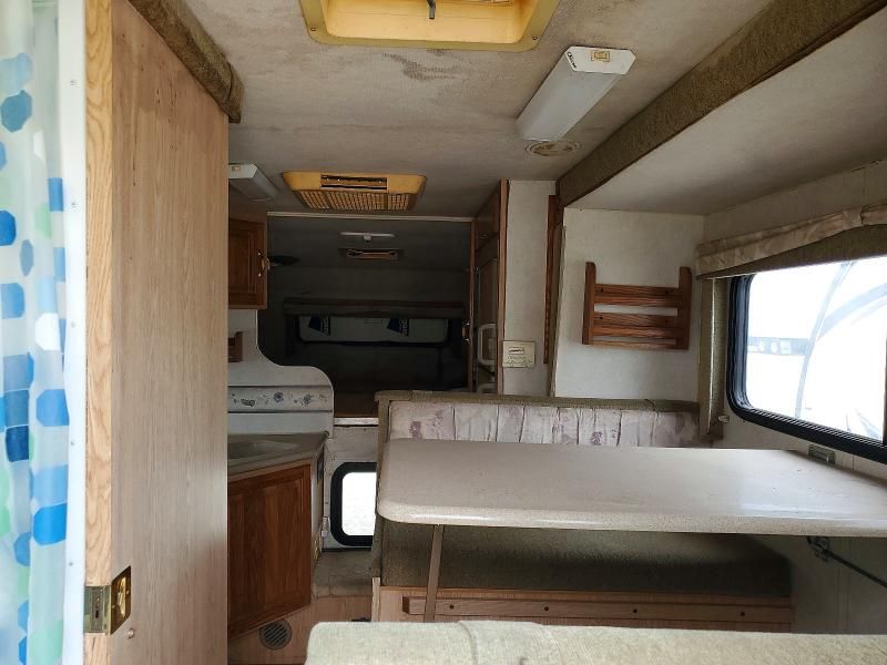 2010 Eagle Cap 950 Adventurer