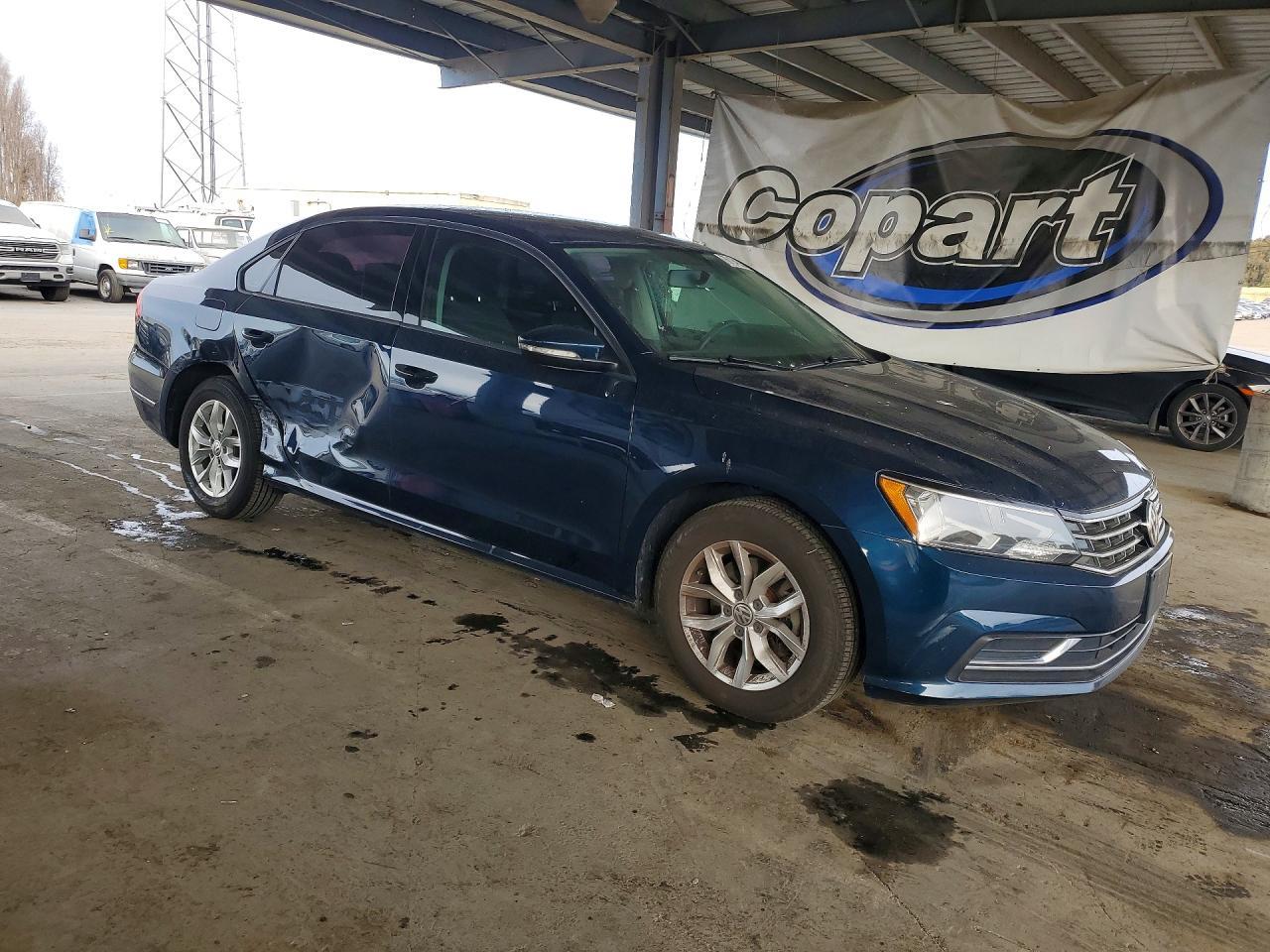 2018 Volkswagen Passat s