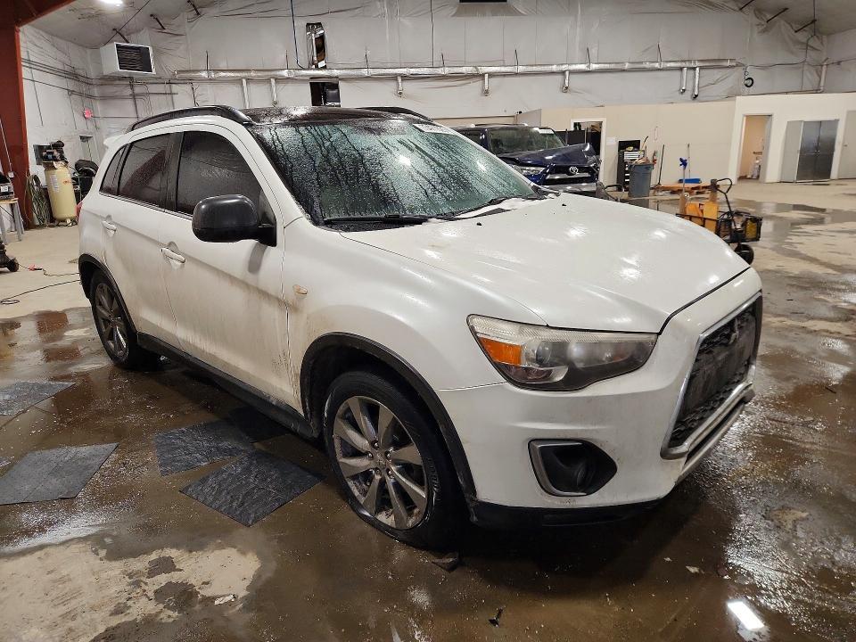 2013 Mitsubishi Outlander Sport le