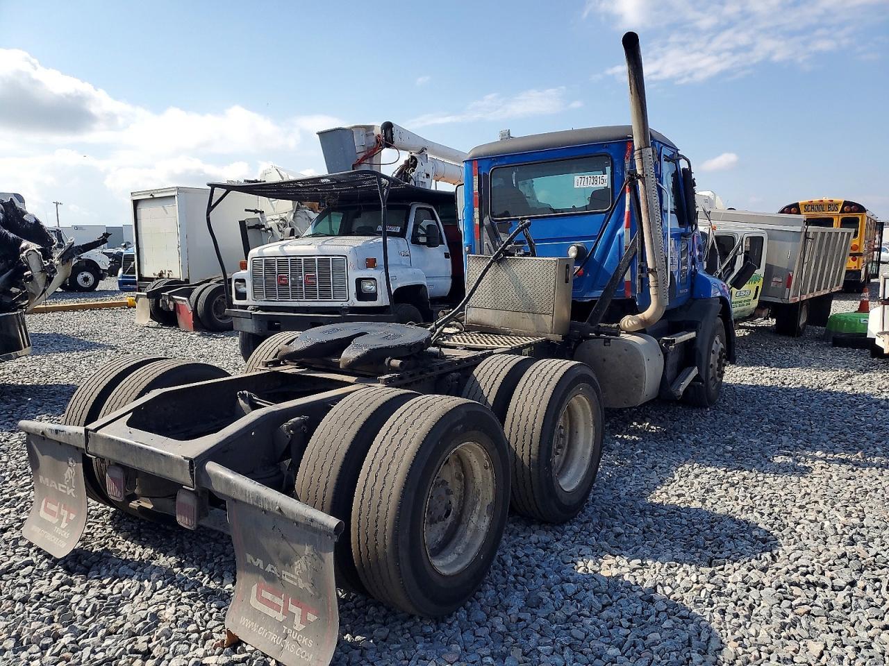 2014 Mack CXU613 Semi Truck