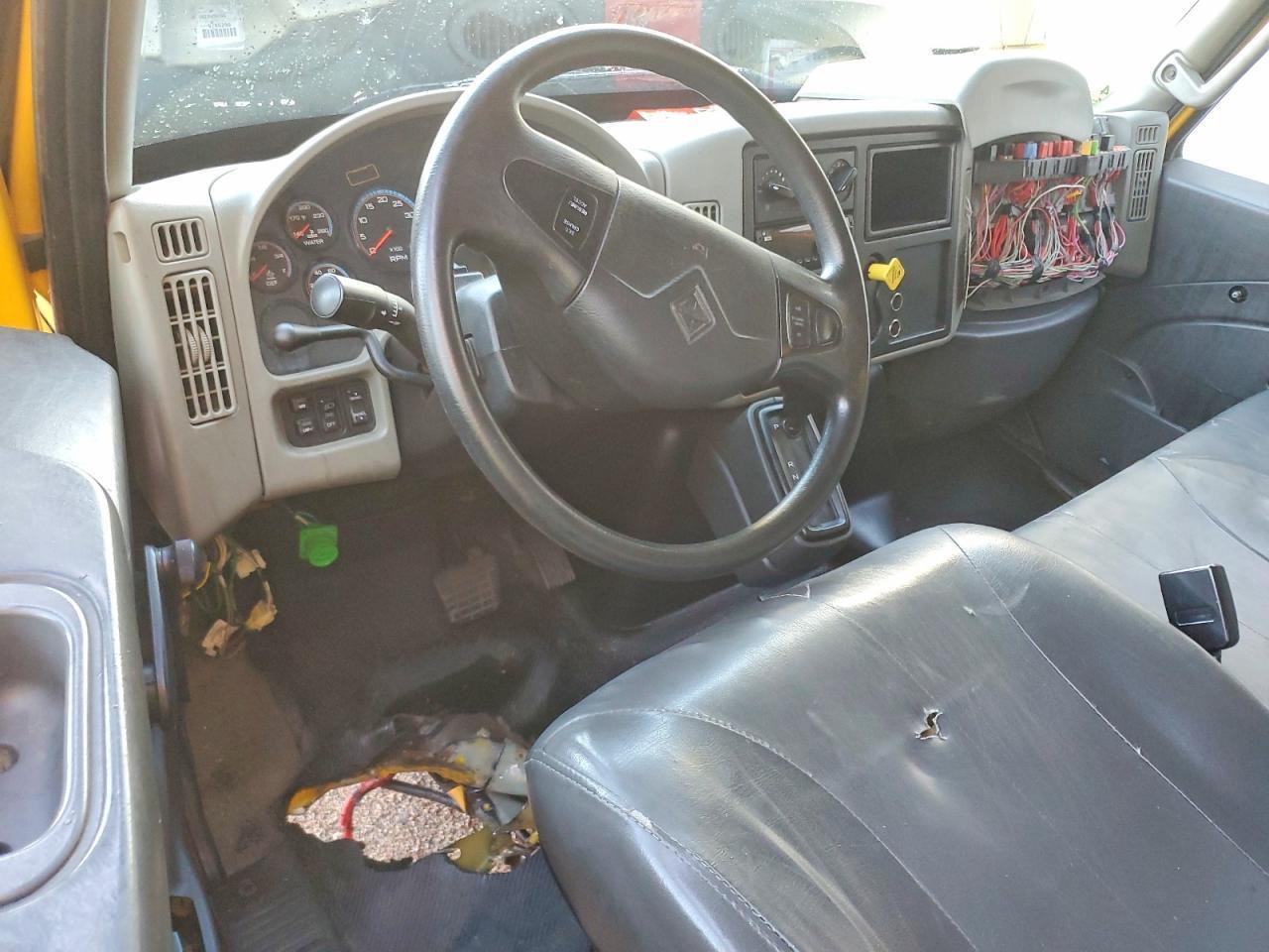 2018 International 4300 BOX Truck