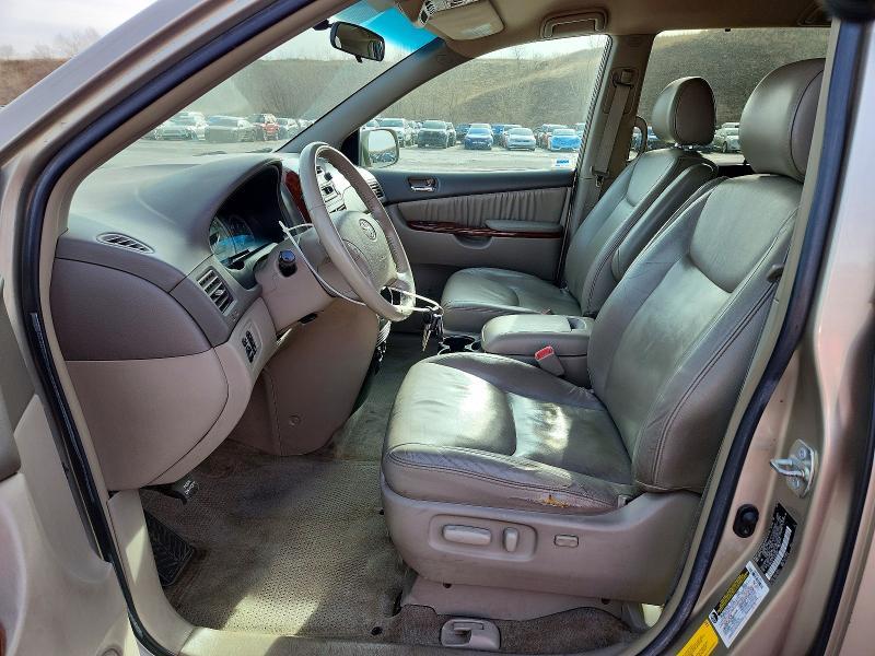 2005 Toyota Sienna xle