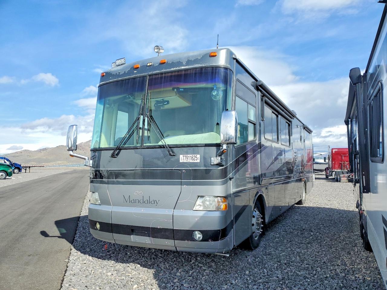 2004 Freightliner Chassis XC RV