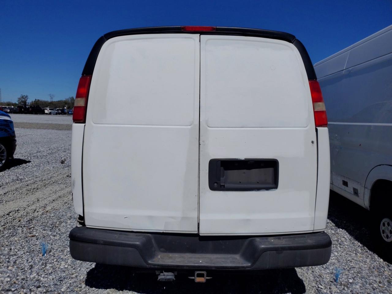 2017 Chevrolet Express 2500 Cargo Delivery van