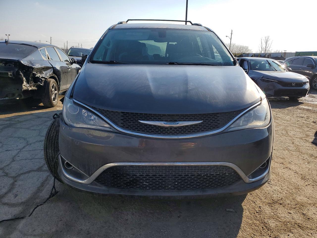 2019 Chrysler Pacifica Touring l