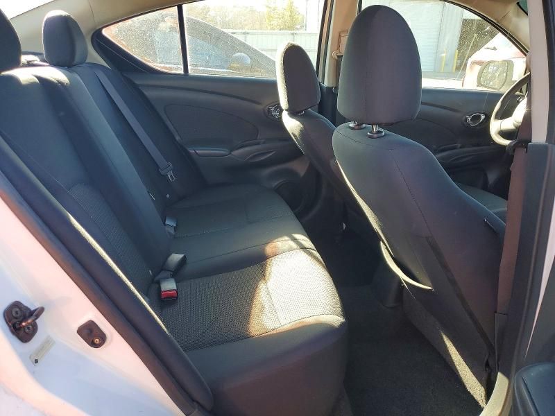 2013 Nissan Versa 1.6 s