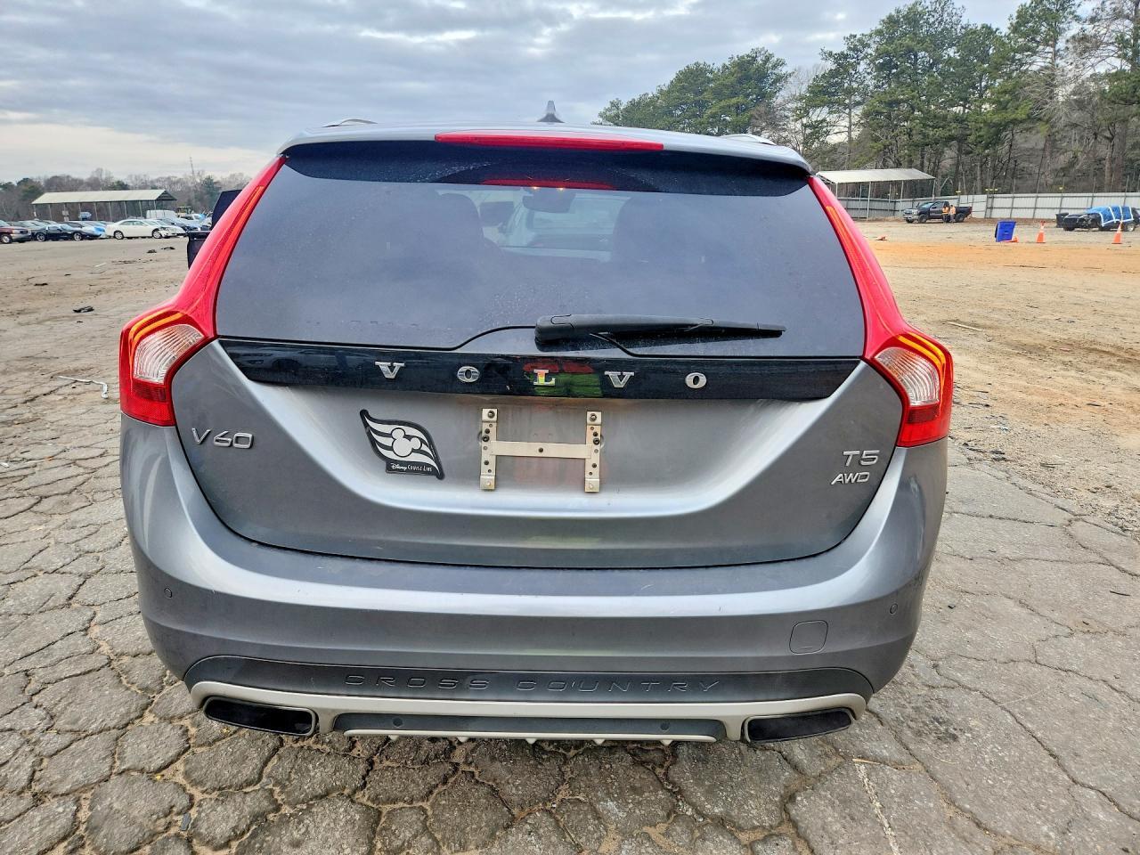 2016 Volvo V60 Cross Country Premier