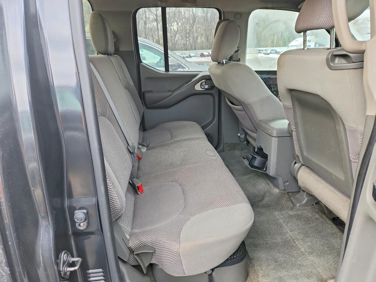 2010 Nissan Frontier Crew cab se