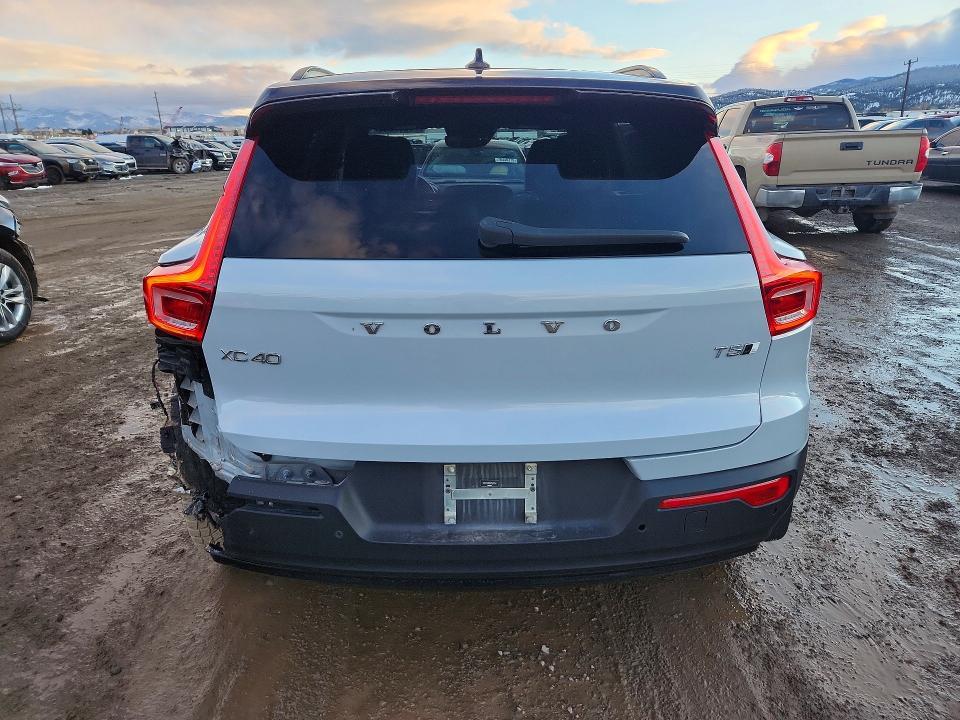 2021 Volvo Xc40 T5 R-design