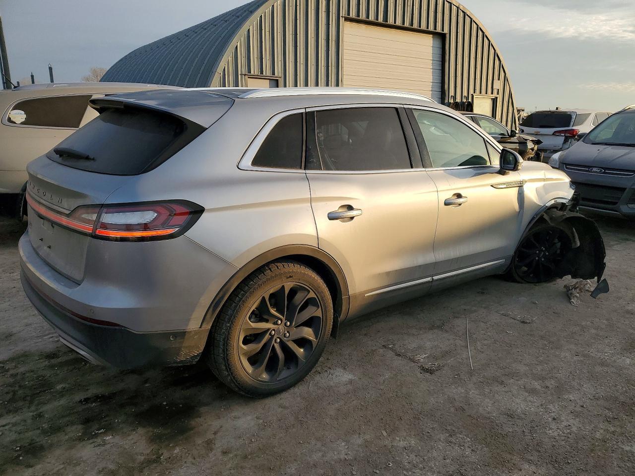 2022 Lincoln Nautilus Reserve