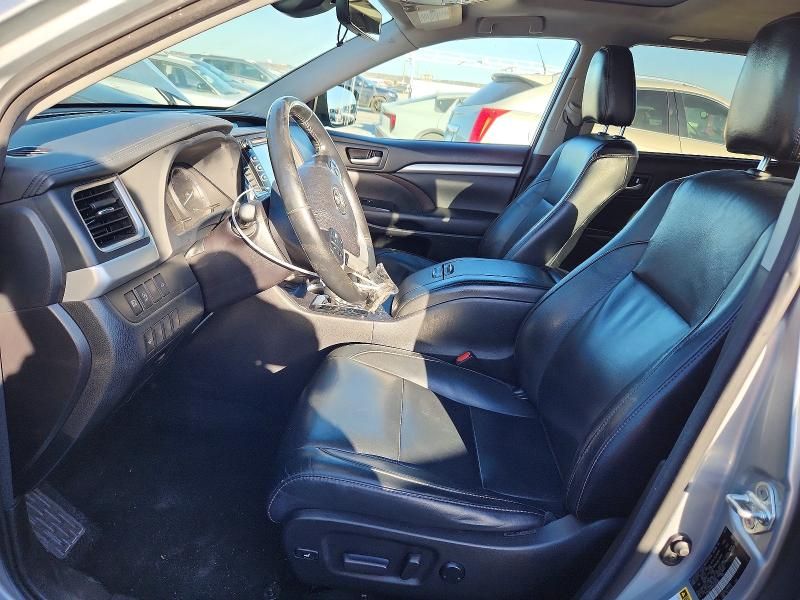 2017 Toyota Highlander se