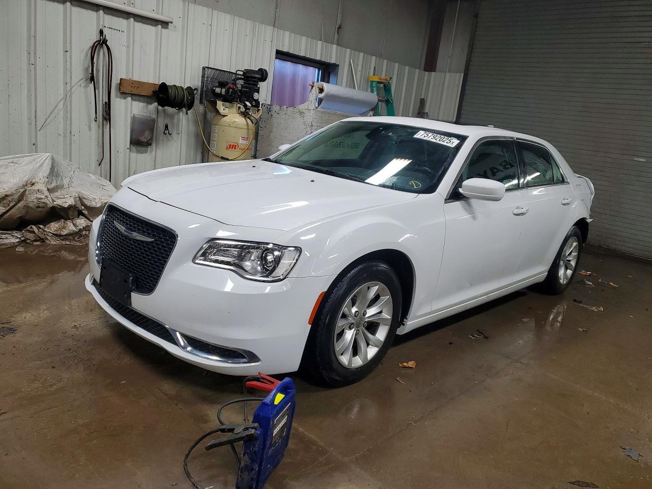 2015 Chrysler 300 Limited