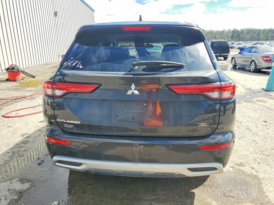 2022 Mitsubishi Outlander sel