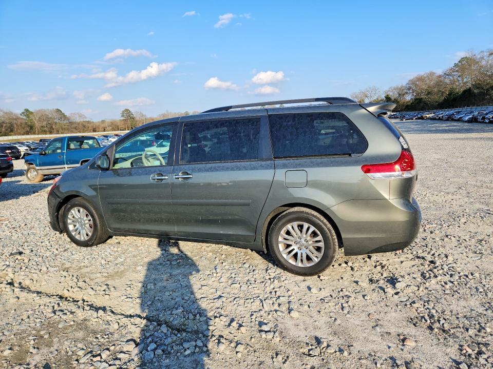 2014 Toyota Sienna xle