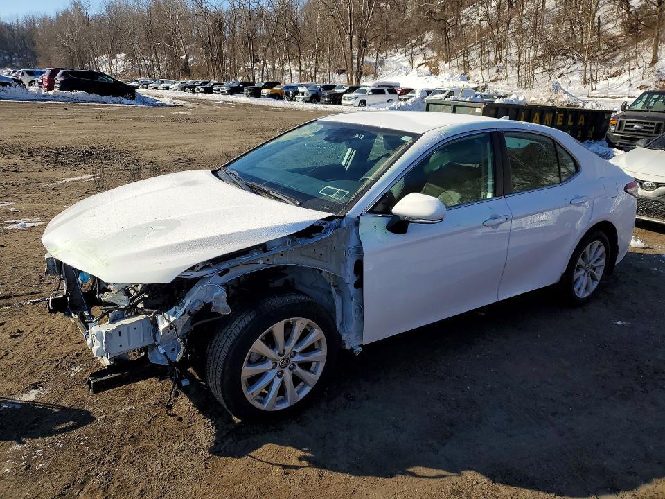 2020 Toyota Camry le