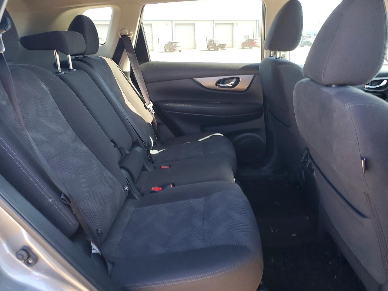 2016 Nissan Rogue s