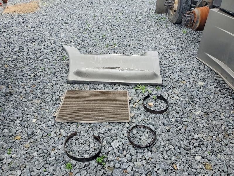 2018 Freightliner Cascadia 125 Semi Truck