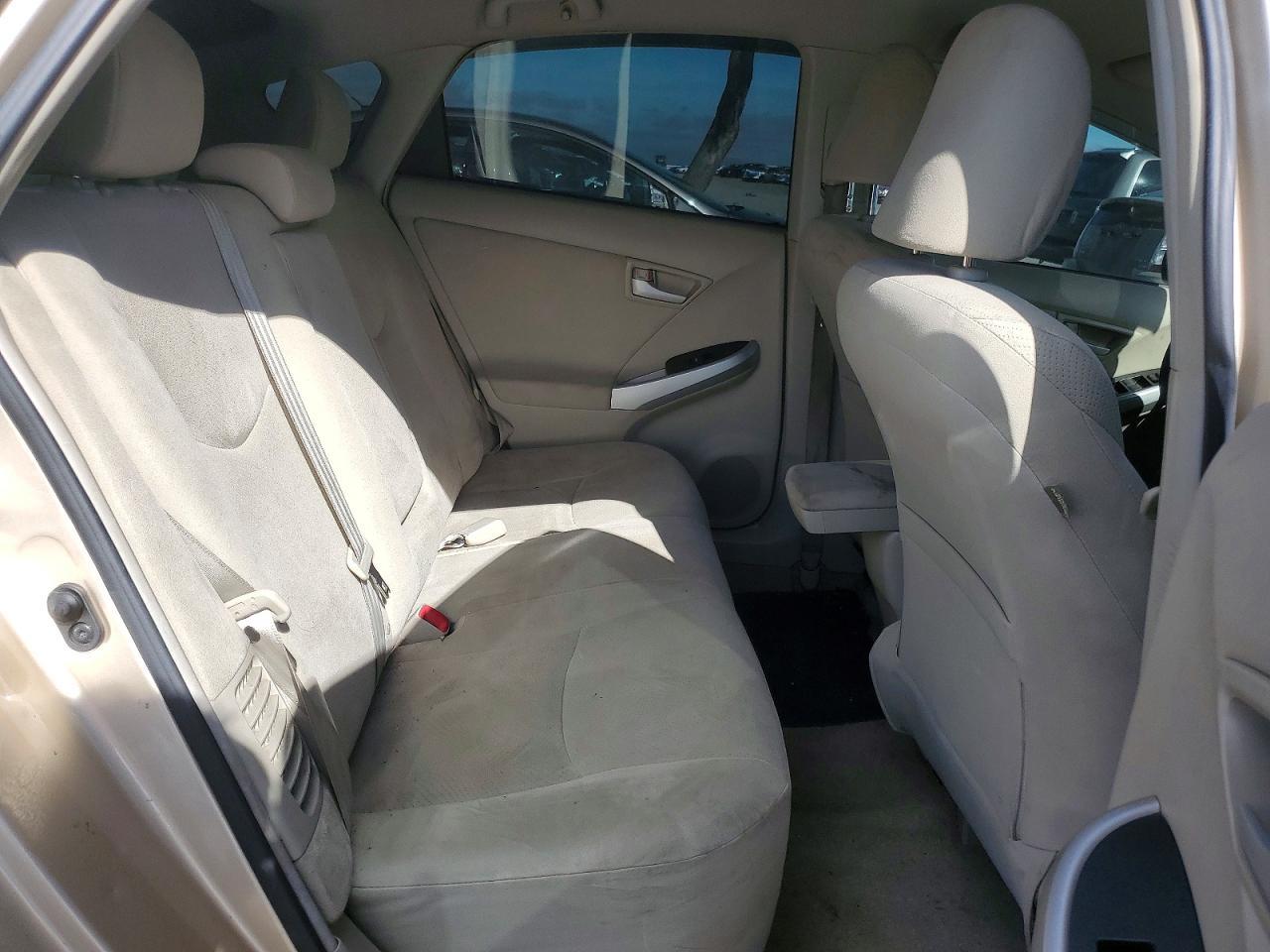 2010 Toyota Prius ii