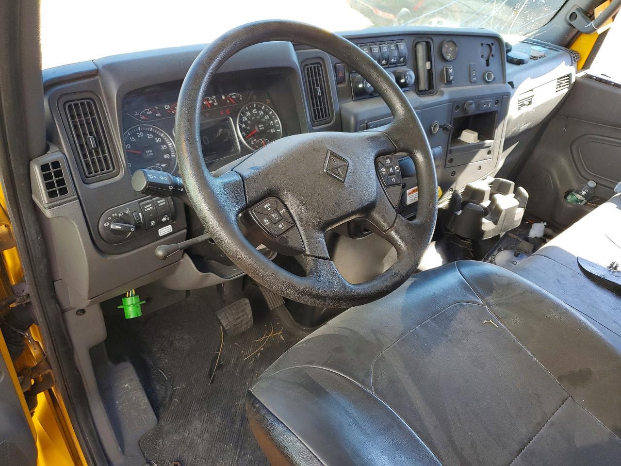 2022 International MV607 BOX Truck