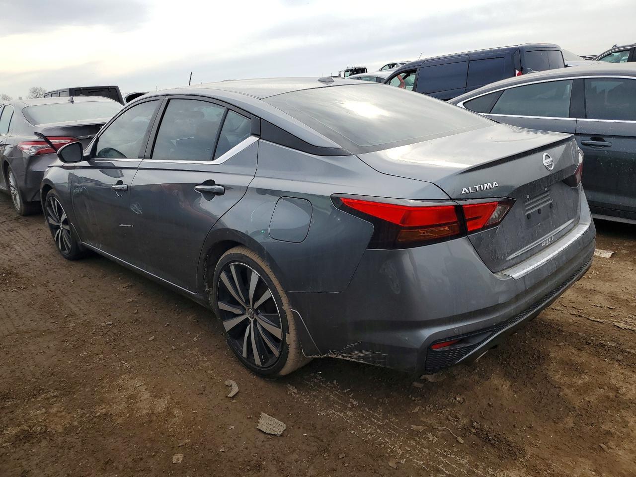 2021 Nissan Altima sr